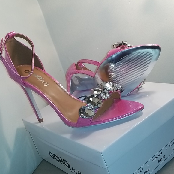 Shoes - Picture 5 of 8